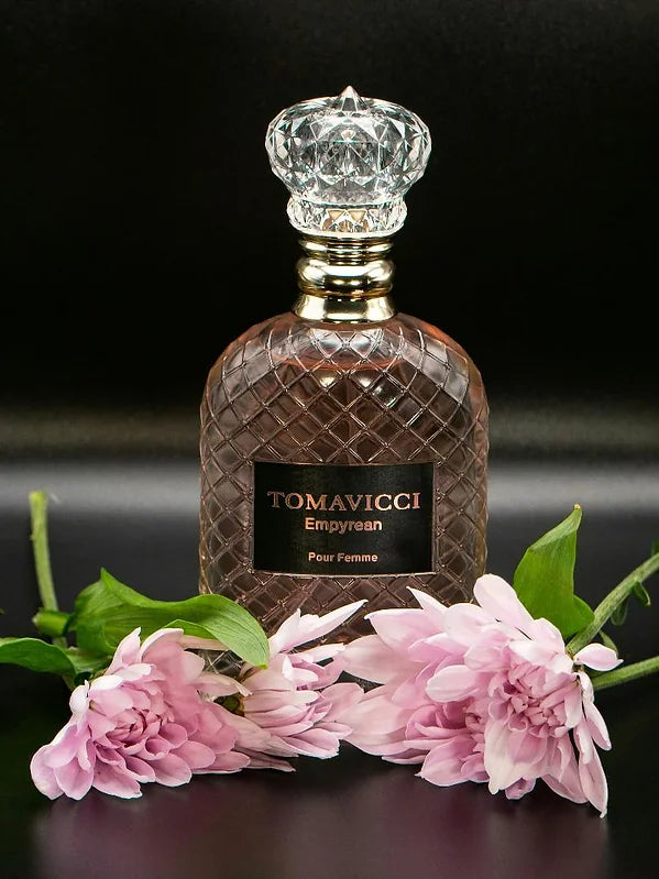 Tomavicci Empyrean Fill your senses with the roses of Damascus, Italian bergamot and the essence of white musk which will elevate your imagination to the highest of heavens.at fragrapedia.com